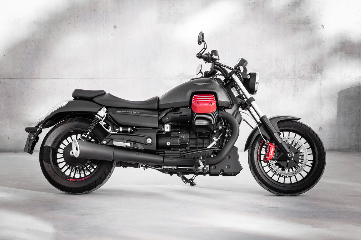 ¿Naked, scooter, trail o custom? Qué tipo de moto se adapta a ti